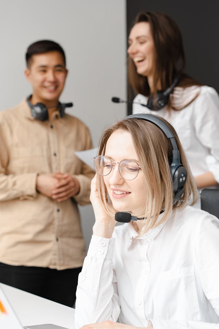 Agent providing live inbound customer support